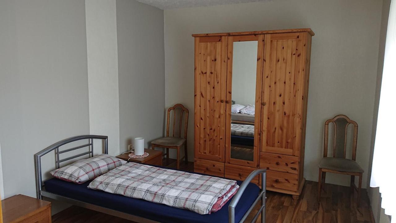 Ferienwohnung Linde - Marburg Biedenkopf Mit 5 Zimmer Und Balkon Frechenhausen Exterior foto